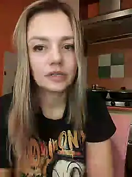 Snapshot of KrissSexi chatting on 9, 2, 2025 KrissSexi online show from 9, 2, 2025