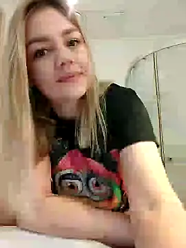 Snapshot of KrissSexi chatting on 15, 2, 2025 KrissSexi online show from 15, 2, 2025