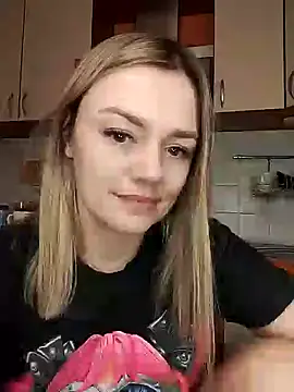Snapshot of KrissSexi chatting on 16, 2, 2025 KrissSexi online show from 16, 2, 2025