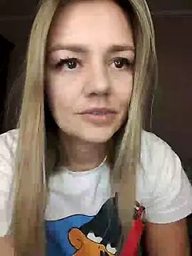 Snapshot of KrissSexi chatting on 18, 2, 2025 KrissSexi online show from 18, 2, 2025