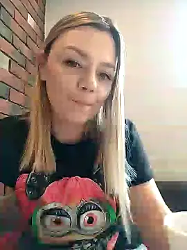 Snapshot of KrissSexi chatting on 1, 3, 2025 KrissSexi online show from 1, 3, 2025