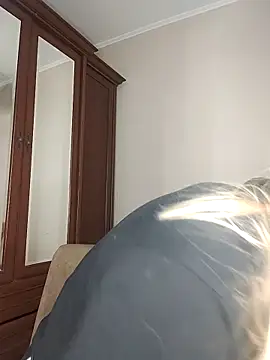 KrissSexi online show from 17, 10, 2025