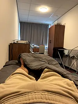 Snapshot of mihaixxx1 chatting on 27, 9, 2025 mihaixxx1 online show from 27, 9, 2025