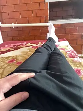 Snapshot of mihaixxx1 chatting on 5, 4, 2026 mihaixxx1 online show from 5, 4, 2026