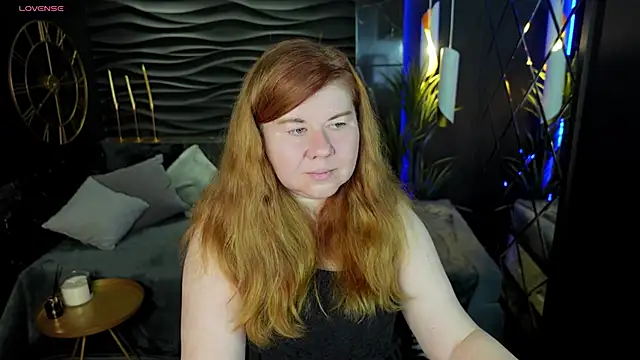 Snapshot of Mrs_Emilia chatting on 5, 12, 2024 Mrs Emilia online show from 5, 12, 2024