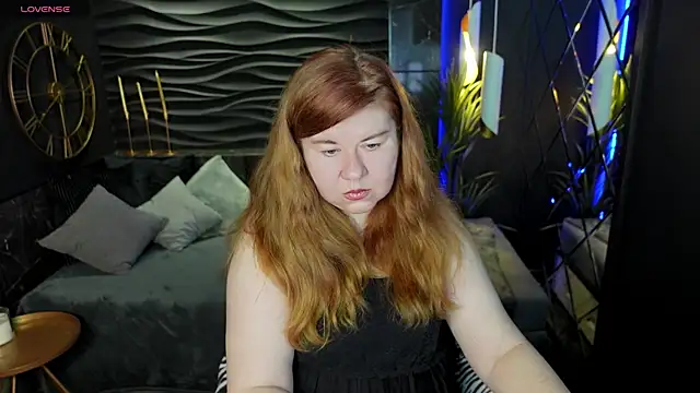 Snapshot of Mrs_Emilia chatting on 6, 12, 2024 Mrs Emilia online show from 6, 12, 2024