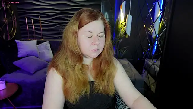 Snapshot of Mrs_Emilia chatting on 6, 12, 2024 Mrs Emilia online show from 6, 12, 2024