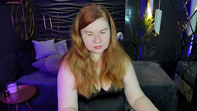 Snapshot of Mrs_Emilia chatting on 8, 12, 2024 Mrs Emilia online show from 8, 12, 2024