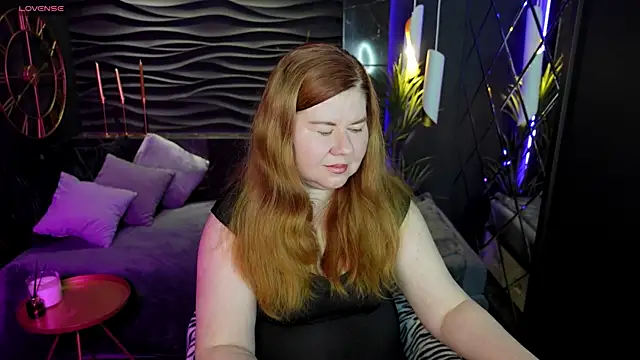 Snapshot of Mrs_Emilia chatting on 9, 12, 2024 Mrs Emilia online show from 9, 12, 2024