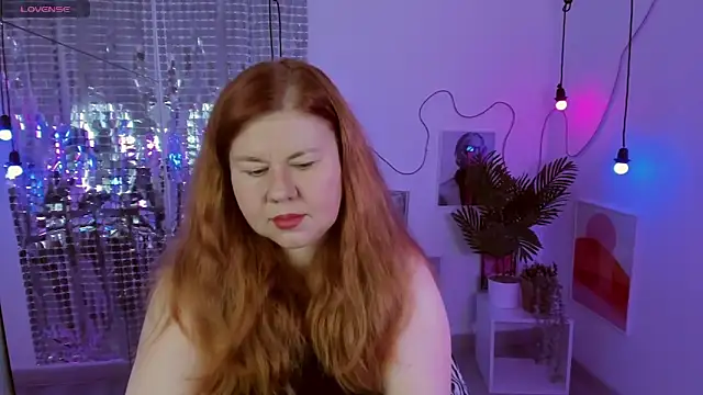 Snapshot of Mrs_Emilia chatting on 12, 12, 2024 Mrs Emilia online show from 12, 12, 2024