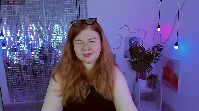 Snapshot of Mrs_Emilia chatting on 12, 12, 2024 Mrs Emilia online show from 12, 12, 2024