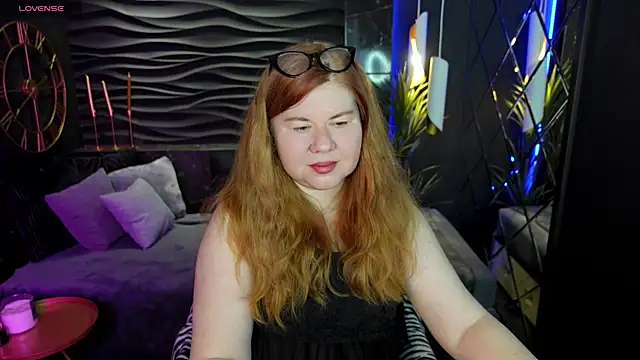 Snapshot of Mrs_Emilia chatting on 12, 12, 2024 Mrs Emilia online show from 12, 12, 2024