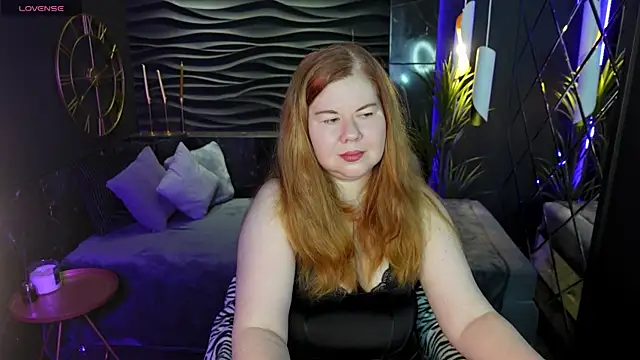 Snapshot of Mrs_Emilia chatting on 14, 12, 2024 Mrs Emilia online show from 14, 12, 2024