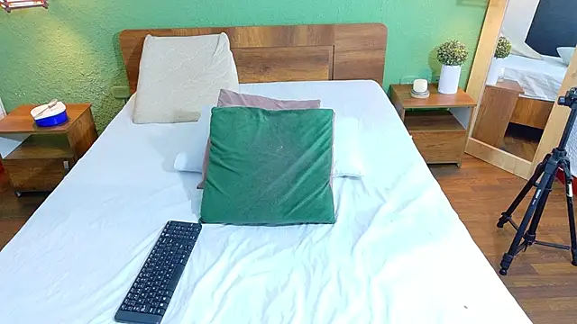 dannaahbrown online show from 13, 2, 2025