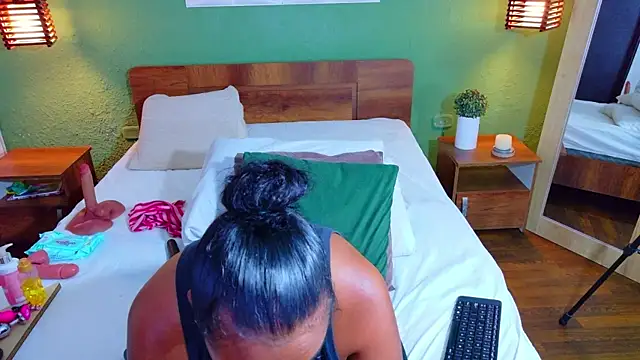 dannaahbrown online show from 27, 3, 2026