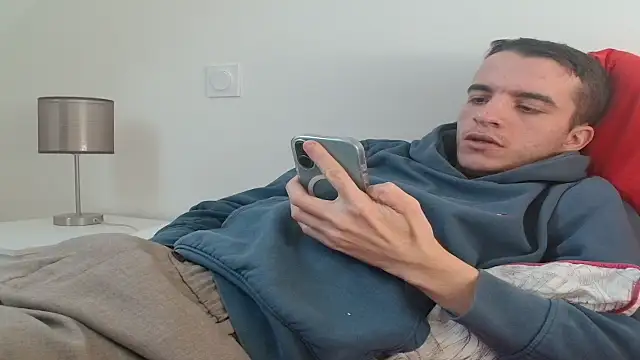 Snapshot of Tombgy07 chatting on 26, 11, 2025 Tombgy07 online show from 26, 11, 2025