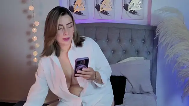 Snapshot of Isabella_lt chatting on 25, 9, 2025 Isabella lt online show from 25, 9, 2025