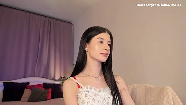 Snapshot of LauraCoy chatting on 15, 1, 2025 LauraCoy online show from 15, 1, 2025