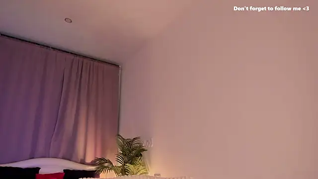 Snapshot of LauraCoy chatting on 16, 1, 2025 LauraCoy online show from 16, 1, 2025