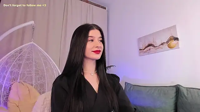 Snapshot of LauraCoy chatting on 3, 2, 2025 LauraCoy online show from 3, 2, 2025