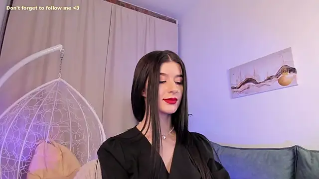Snapshot of LauraCoy chatting on 3, 2, 2025 LauraCoy online show from 3, 2, 2025