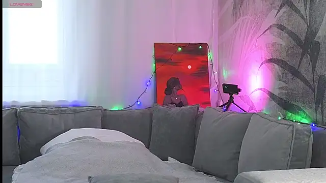 lily  foster online show from 15, 12, 2024