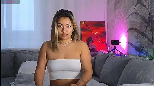 lily  foster online show from 27, 12, 2024