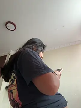 moncerrat luna online show from 20, 10, 2025