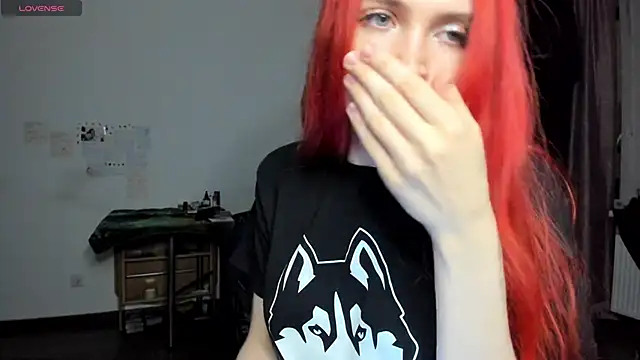 Snapshot of KitsuneRem chatting on 9, 1, 2025 KitsuneRem online show from 9, 1, 2025