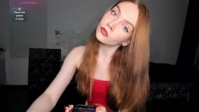 Snapshot of KitsuneRem chatting on 9, 9, 2025 KitsuneRem online show from 9, 9, 2025