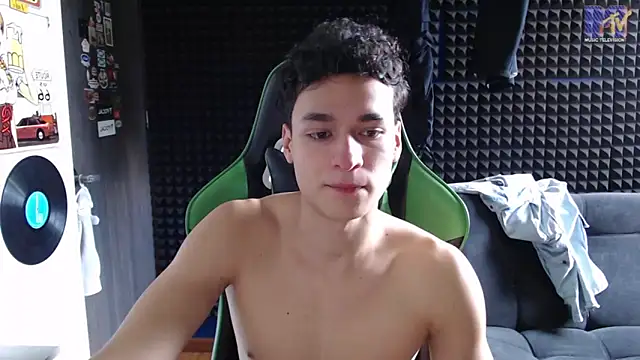 Curly Angel24 online show from 15, 12, 2025