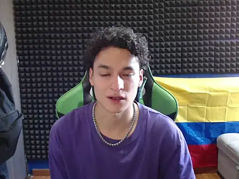 Snapshot of Curly_Angel24 chatting on 20, 6, 2026 Curly Angel24 online show from 20, 6, 2026