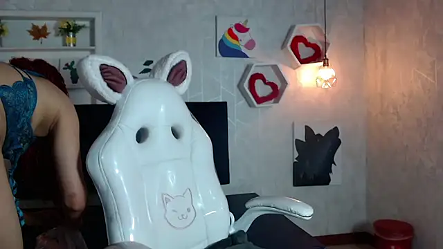 Snapshot of IsabelaLatina chatting on 3, 5, 2026 IsabelaLatina online show from 3, 5, 2026
