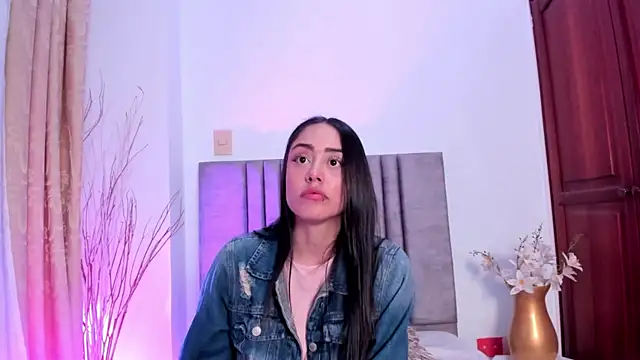 Snapshot of NoraDasilva chatting on 5, 12, 2024 NoraDasilva online show from 5, 12, 2024