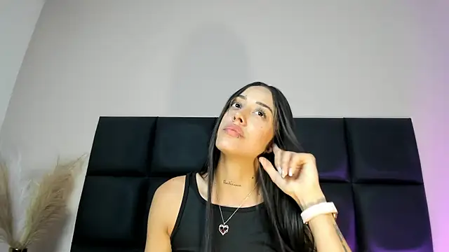 Snapshot of NoraDasilva chatting on 5, 2, 2026 NoraDasilva online show from 5, 2, 2026