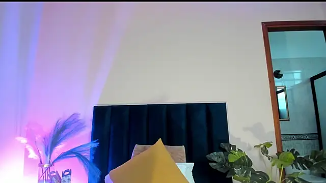 Snapshot of NoraDasilva chatting on 24, 2, 2026 NoraDasilva online show from 24, 2, 2026