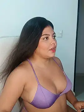 Snapshot of kiara-evans02 chatting on 25, 9, 2025 kiara-evans02 online show from 25, 9, 2025