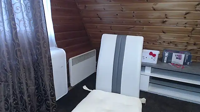 Snapshot of LaMadrina006 chatting on 20, 11, 2025 LaMadrina006 online show from 20, 11, 2025