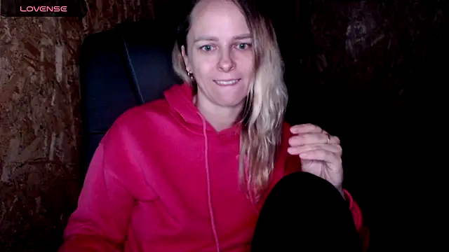 Snapshot of las_sweet chatting on 8, 7, 2026 las sweet online show from 8, 7, 2026