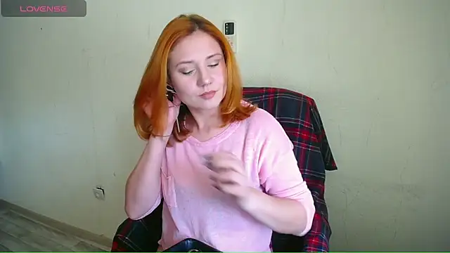 Snapshot of RedHeadSTARx chatting on 6, 3, 2025 RedHeadSTARx online show from 6, 3, 2025