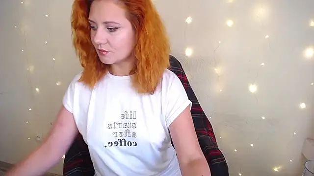 Snapshot of RedHeadSTARx chatting on 4, 10, 2025 RedHeadSTARx online show from 4, 10, 2025