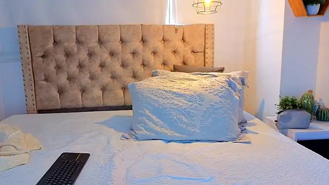 KeryHillson online show from 20, 2, 2026