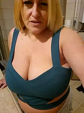 Isabellaa04 online show from 9, 2, 2025