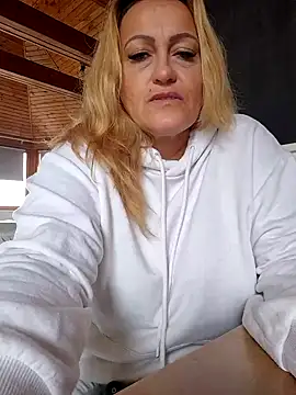 Isabellaa04 online show from 11, 3, 2025