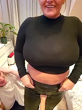 Isabellaa04 online show from 14, 11, 2025