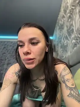 Queen of pain online show from 11, 4, 2026