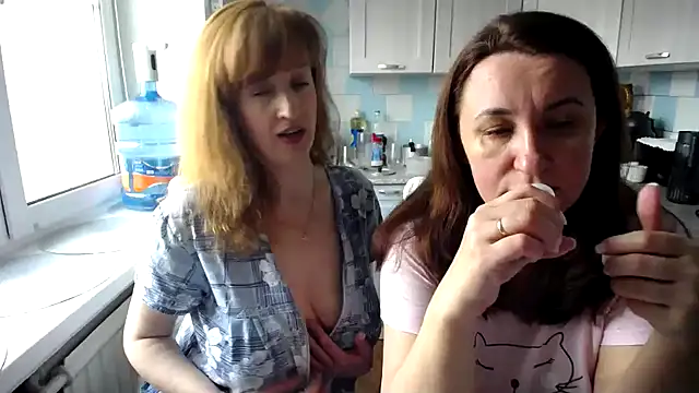 DonnaMagdalena online show from 7, 3, 2025