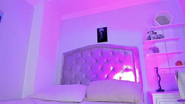 CamileHolmes online show from 29, 12, 2024