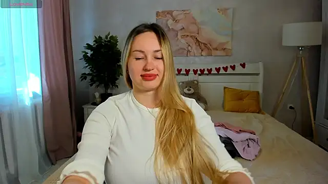 eva rose7 online show from 27, 2, 2025