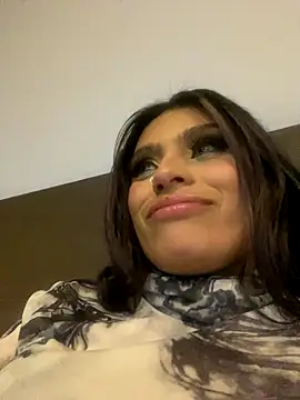 Tiffanysurez  online show from 16, 9, 2025